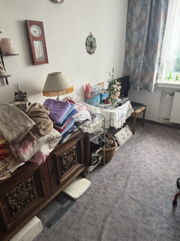 Entrümpelung Düsseldorf - Gästezimmer vorher